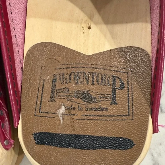 Troentorp “Raspberry” color Leather Clogs with Buckle New Without tags - Picture 3 of 8